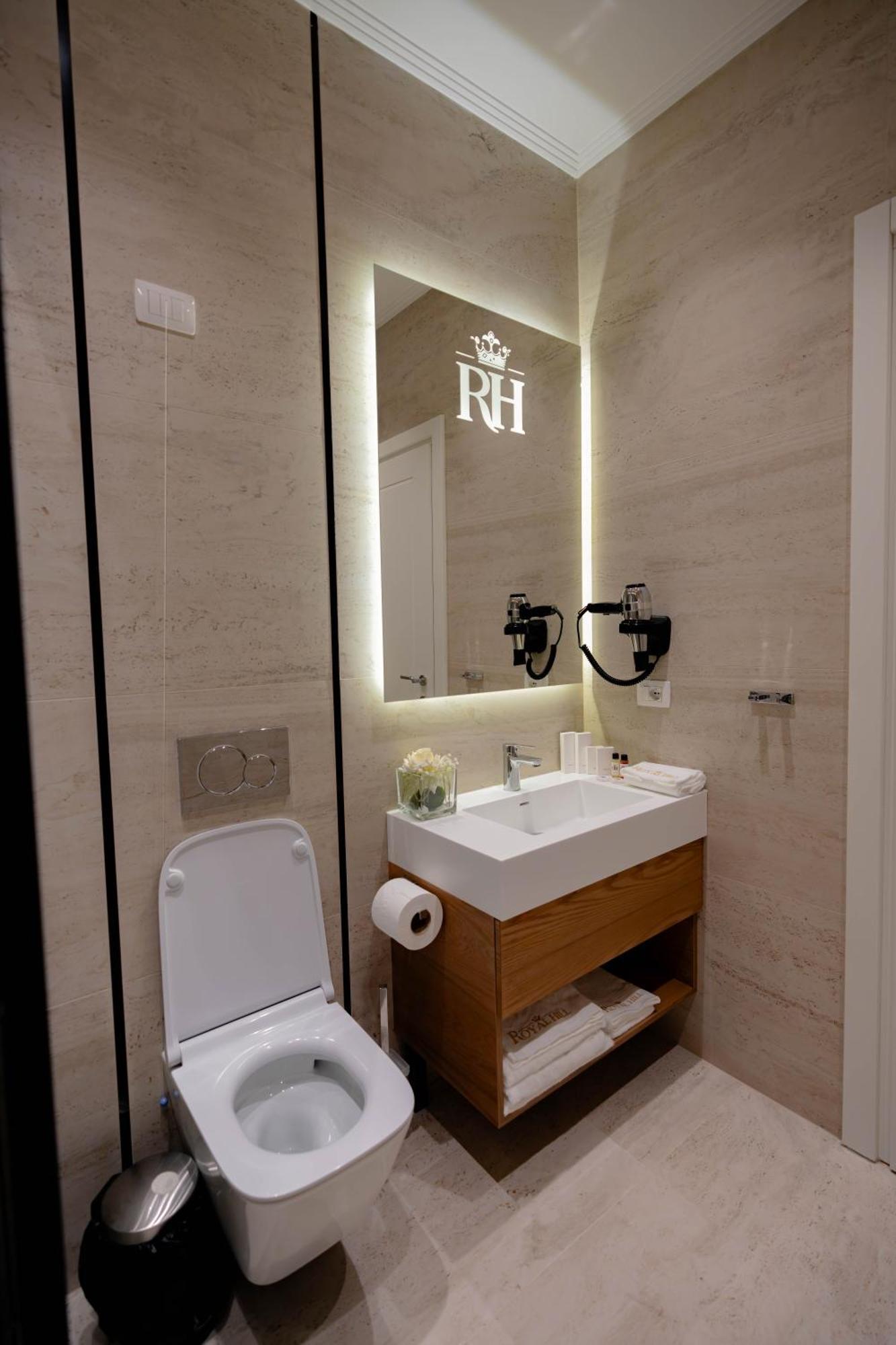 Royal Hill Hotel Vore Bagian luar foto