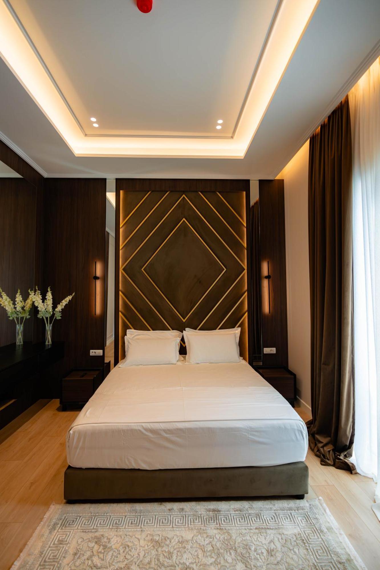 Royal Hill Hotel Vore Bagian luar foto