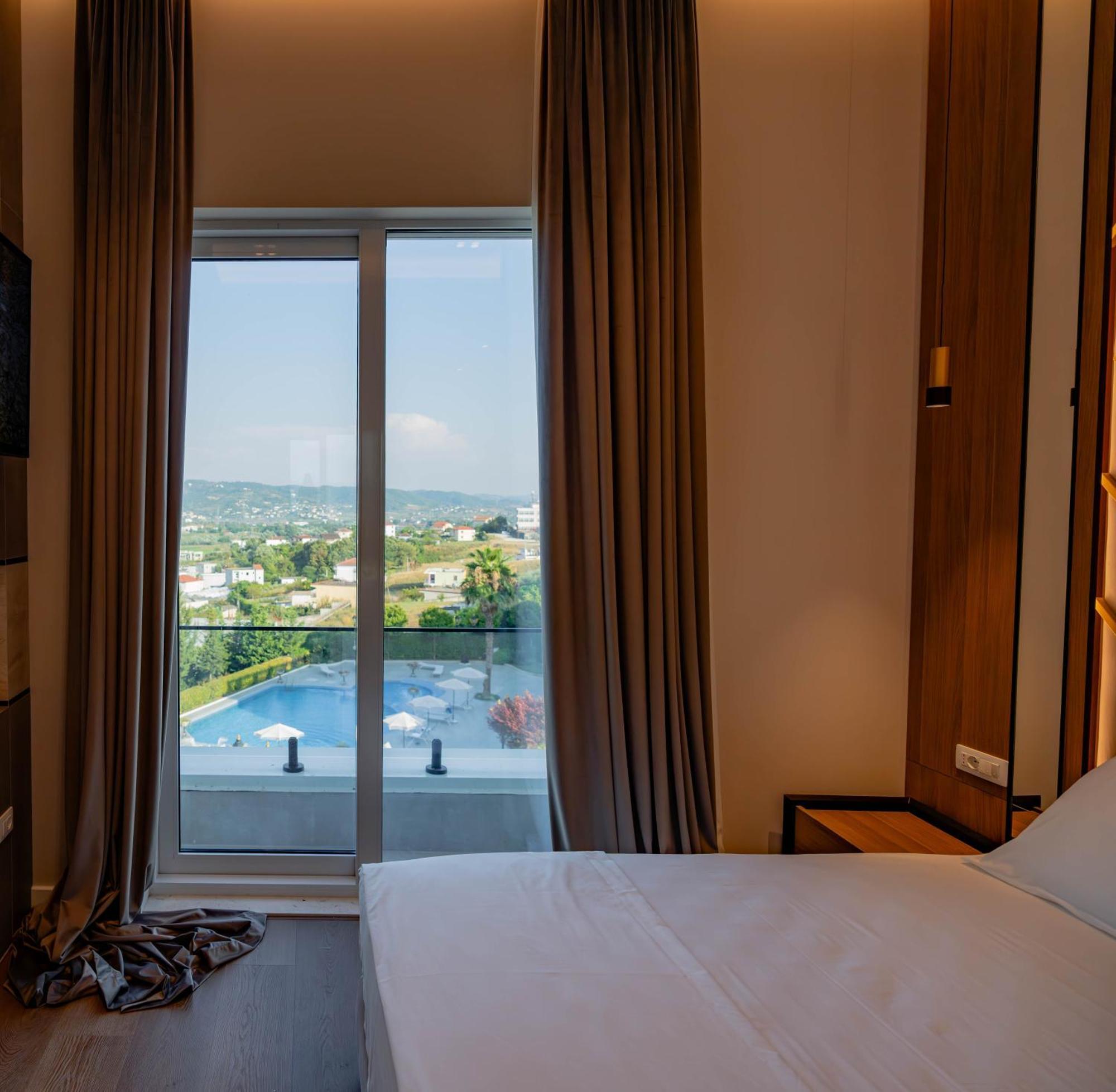 Royal Hill Hotel Vore Bagian luar foto