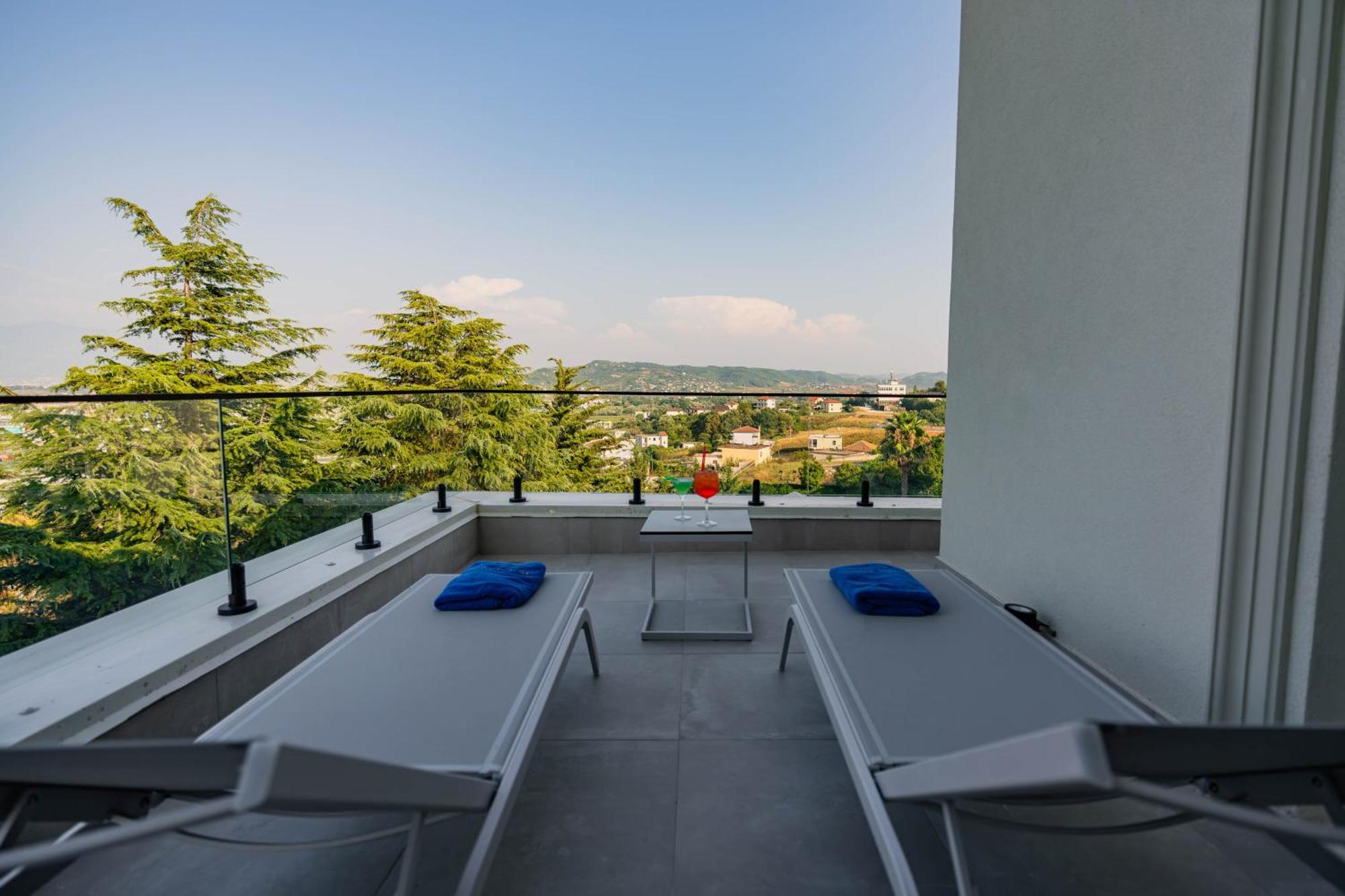Royal Hill Hotel Vore Bagian luar foto