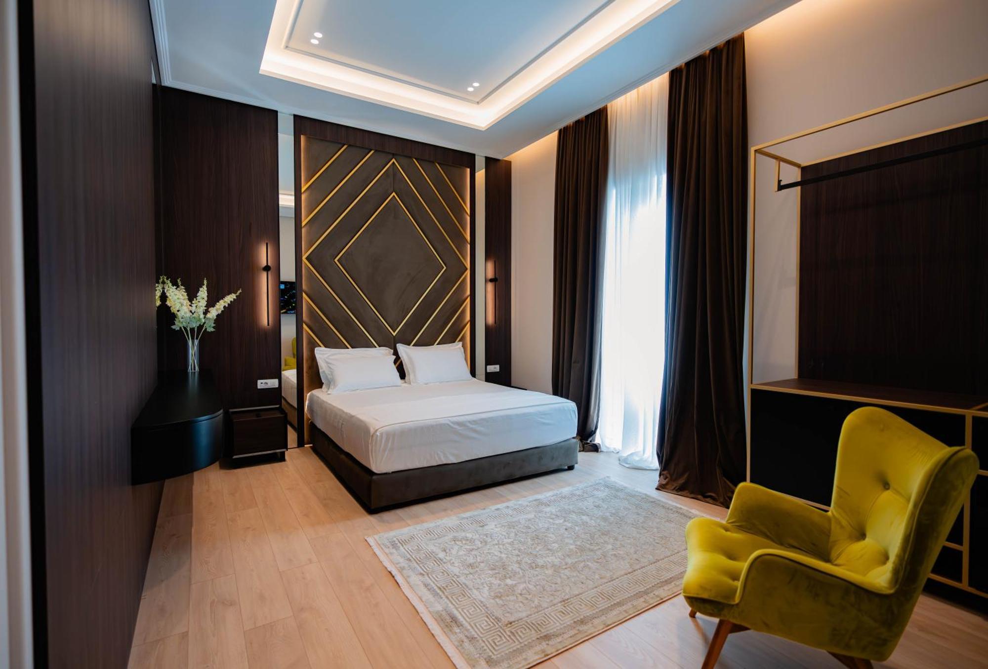 Royal Hill Hotel Vore Bagian luar foto