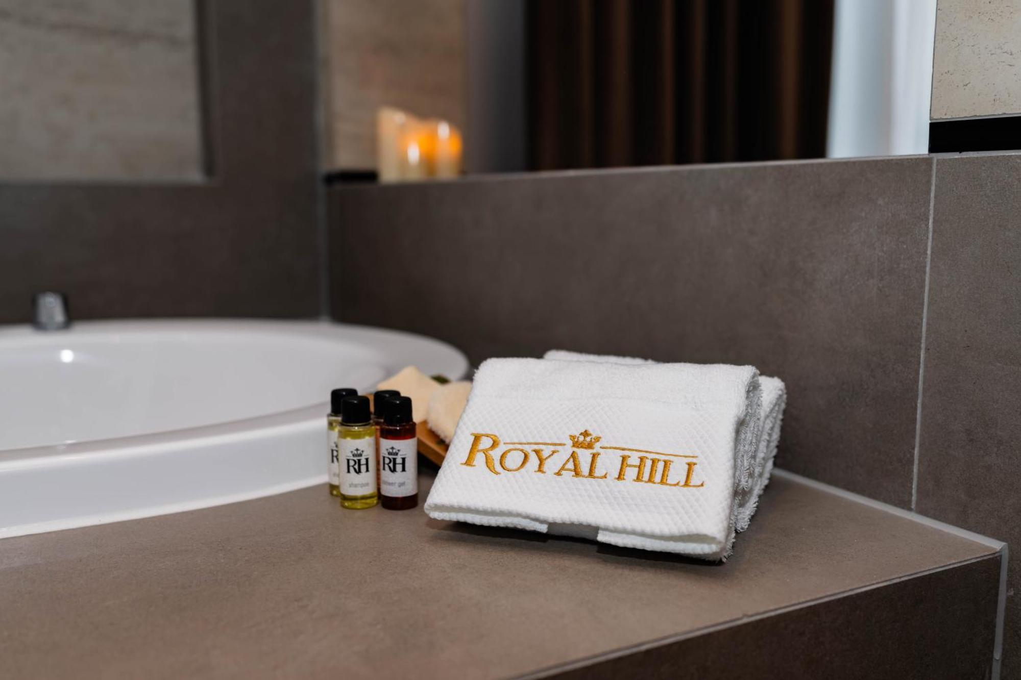 Royal Hill Hotel Vore Bagian luar foto