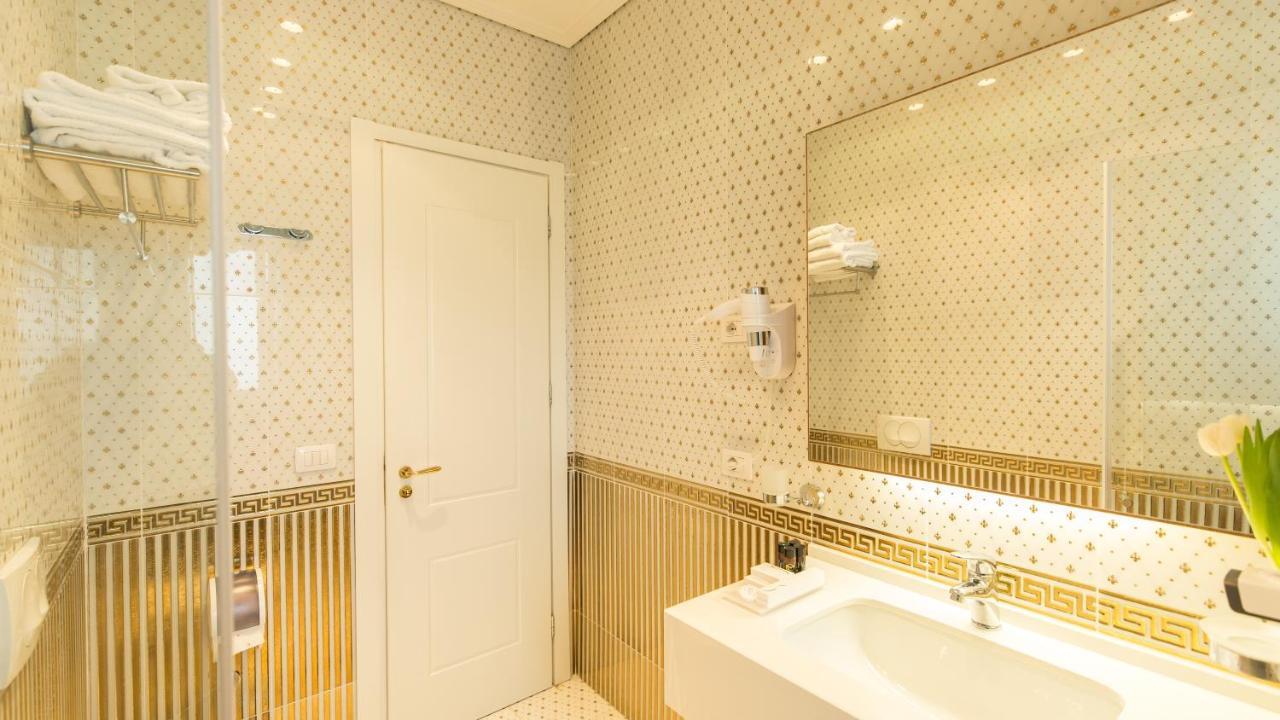 Royal Hill Hotel Vore Bagian luar foto