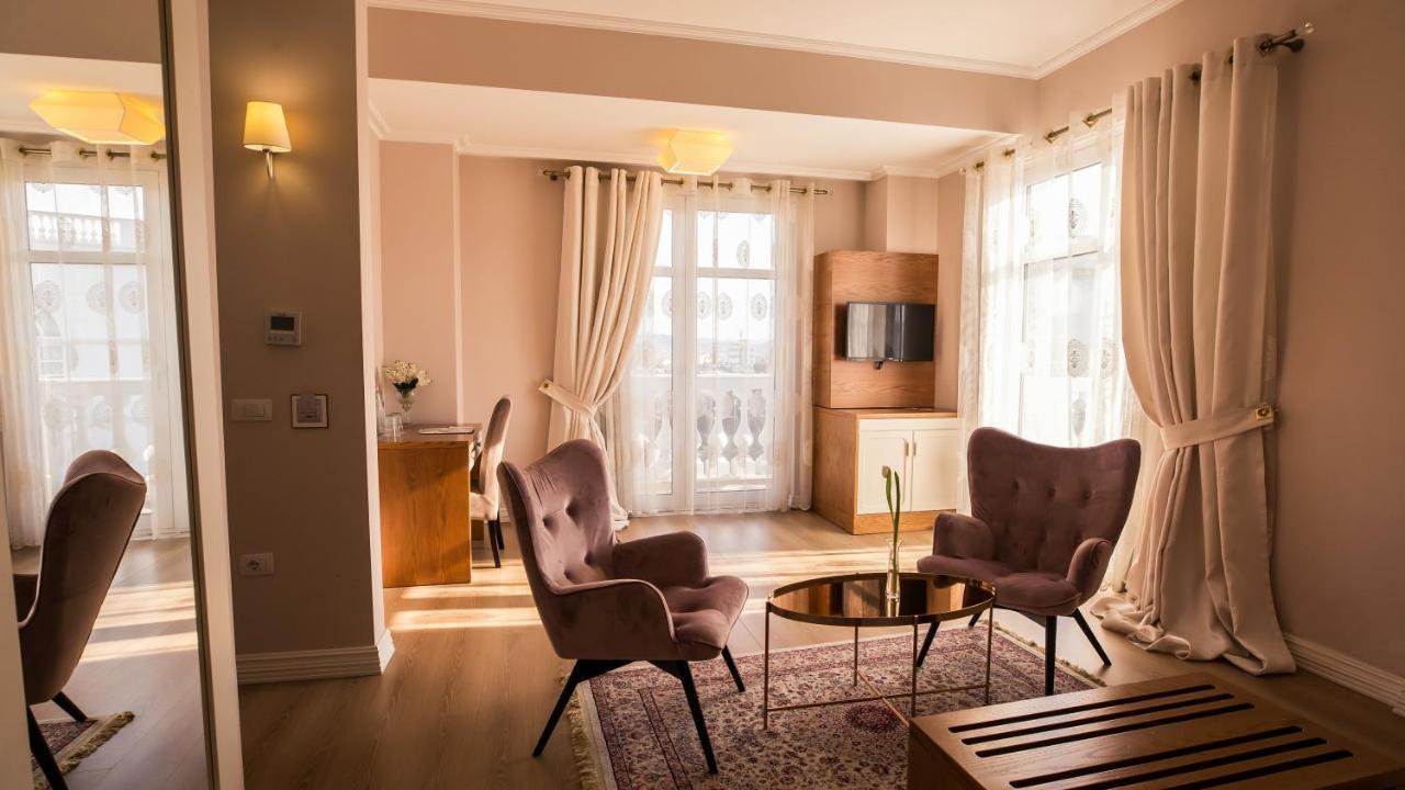 Royal Hill Hotel Vore Bagian luar foto
