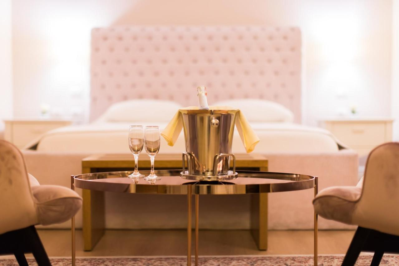 Royal Hill Hotel Vore Bagian luar foto