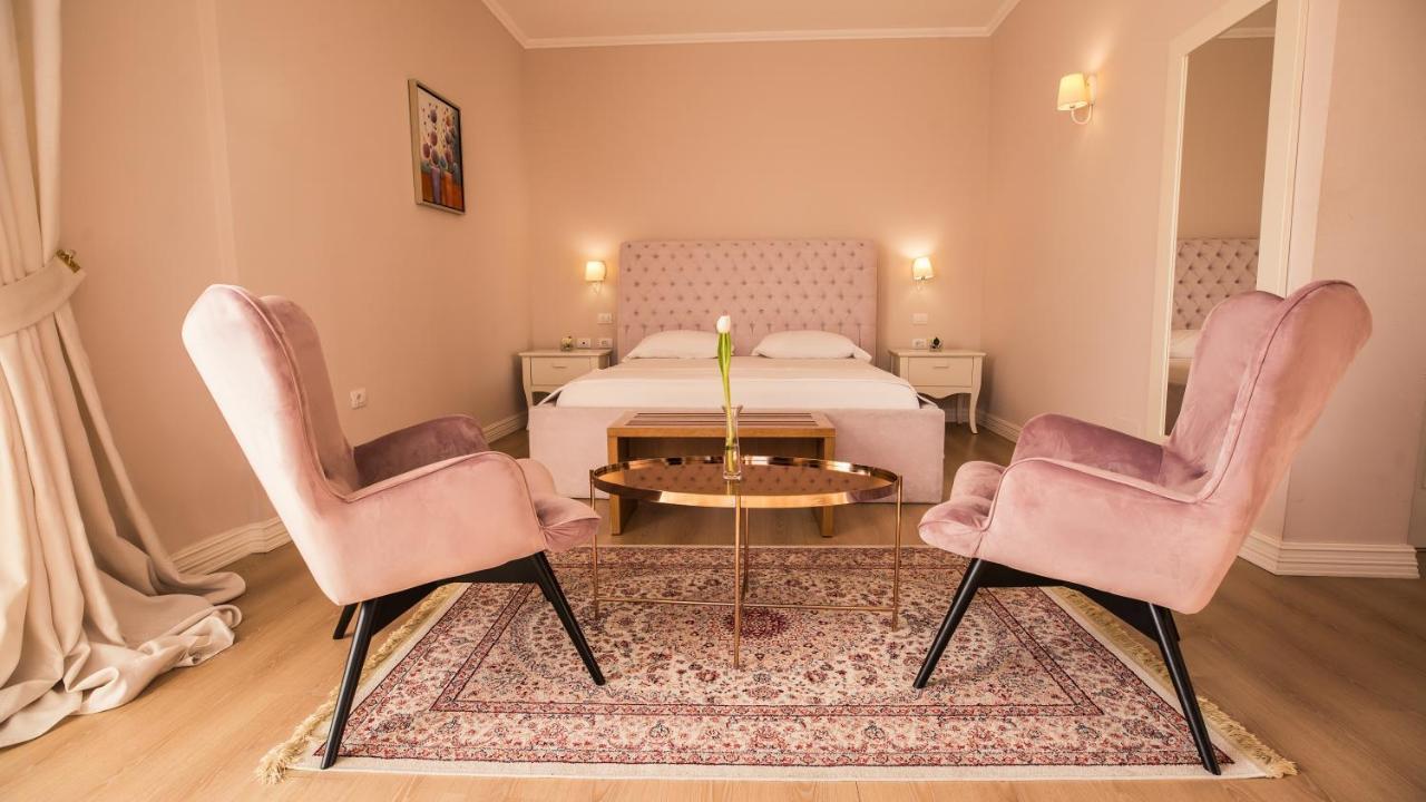 Royal Hill Hotel Vore Bagian luar foto