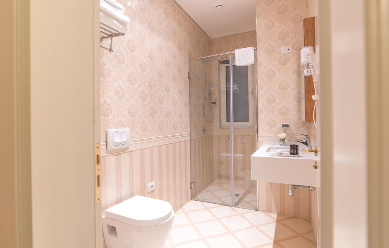 Royal Hill Hotel Vore Bagian luar foto