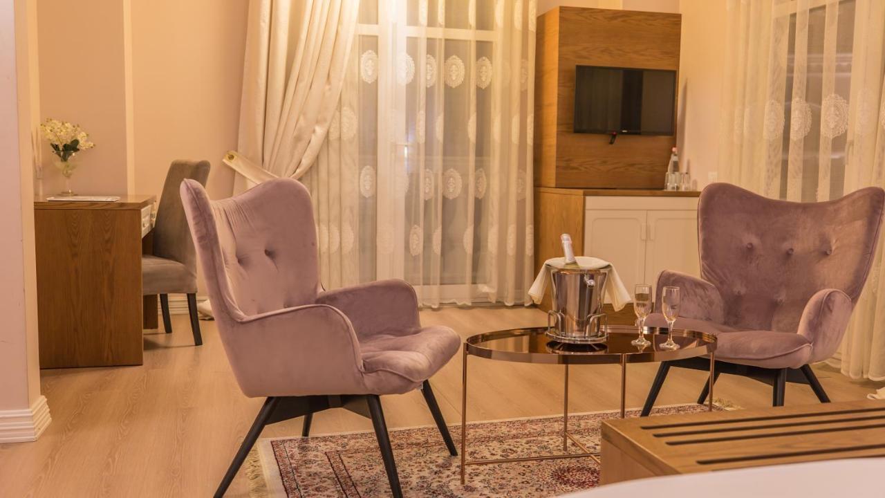 Royal Hill Hotel Vore Bagian luar foto