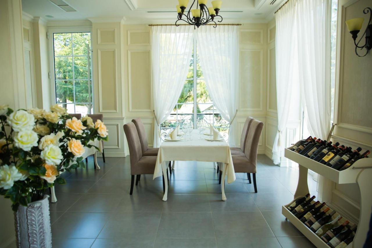 Royal Hill Hotel Vore Bagian luar foto